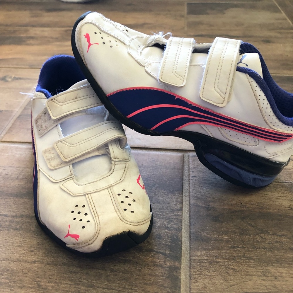 Size 13.5 little girls pumas